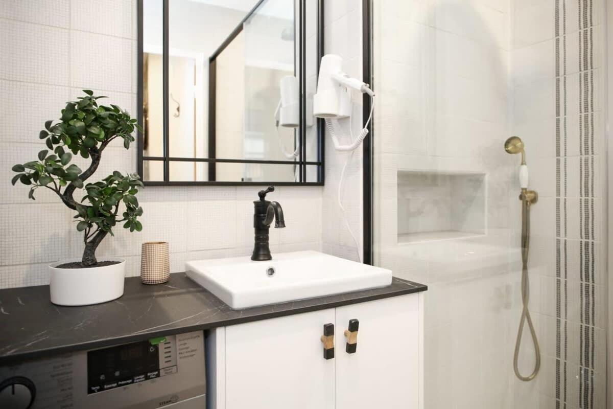 פריז Magnifique Appartement Familial Grand Boulevard-4P - Flat-Guest מראה חיצוני תמונה